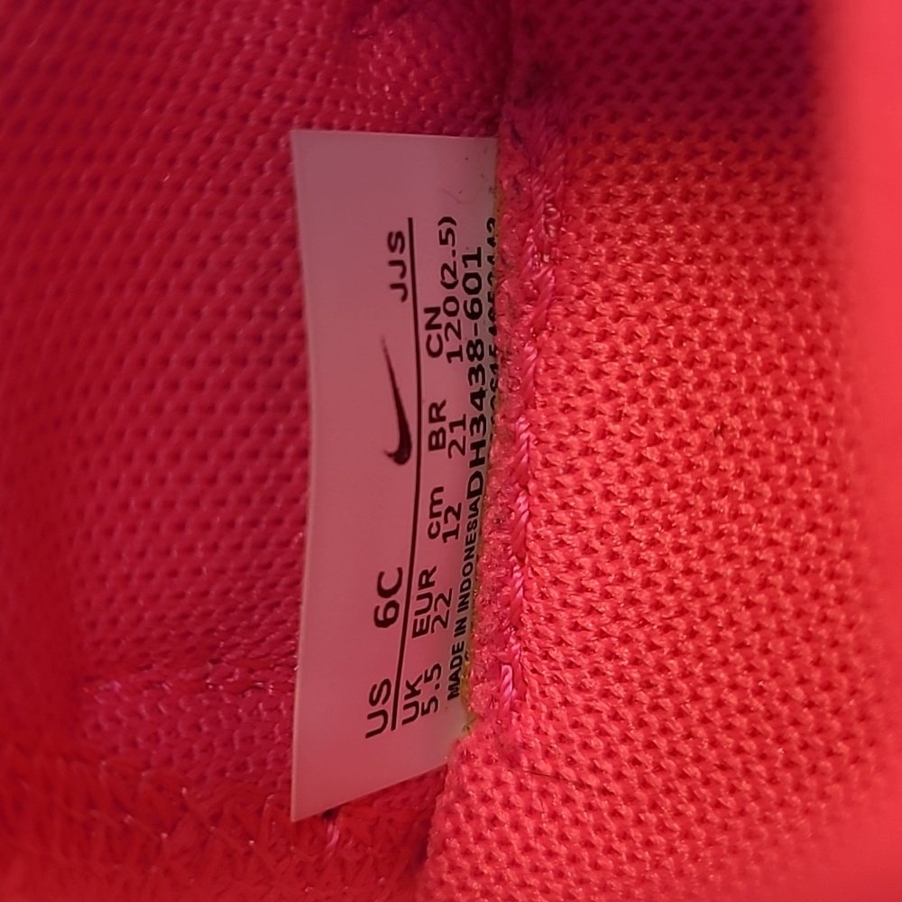 Nike Kids Sneakers Pink and Black - Picture 8 of 10